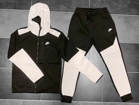 Σετ φόρμες Nike Tech Fleece - μαύρο/άσπρο